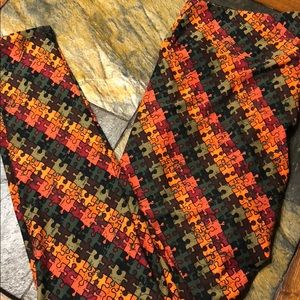 Puzzle piece TC lularoe leggings